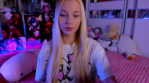 Snapshot of cuttie_ponyy chatting on 10-28-25, 09:17 Nora online show from 10-28-25, 09:17