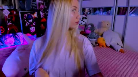 Snapshot of cuttie_ponyy chatting on 01-12-26, 09:20 Nora online show from 01-12-26, 09:20