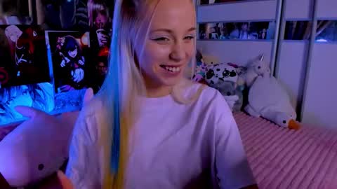 Snapshot of cuttie_ponyy chatting on 03-03-26, 09:21 Nora online show from 03-03-26, 09:21