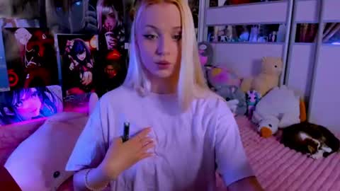 Snapshot of cuttie_ponyy chatting on 07-15-26, 08:14 Nora online show from 07-15-26, 08:14