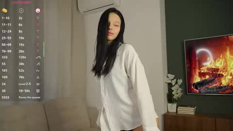 Snapshot of cwenbrayton chatting on 10-29-25, 07:10 Cwen online show from 10-29-25, 07:10