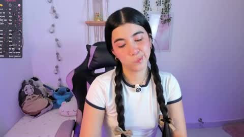 Snapshot of cyber_lizz chatting on 05-14-26, 10:38 Liz online show from 05-14-26, 10:38