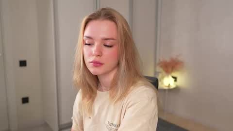 EMILY online show from 11-09-25, 05:55