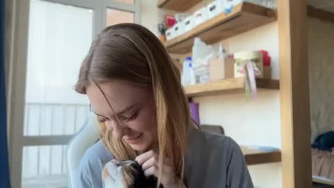 Im Emi streaming with my friend Reyna today online show from 04-16-26, 01:56