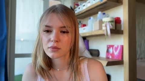 Im Emi streaming with my friend Reyna today online show from 05-17-26, 01:18