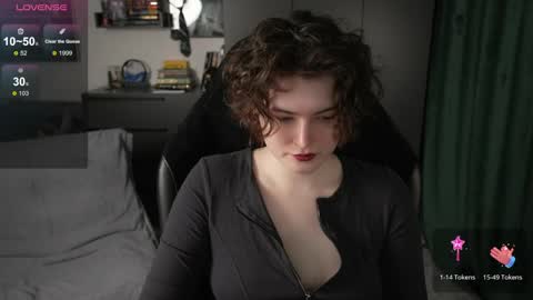 Snapshot of cybersamuraii chatting on 04-26-26, 02:15 Helen Blossom online show from 04-26-26, 02:15