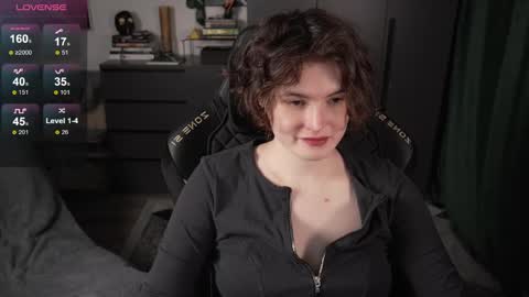 Snapshot of cybersamuraii chatting on 05-28-26, 02:14 Helen Blossom online show from 05-28-26, 02:14