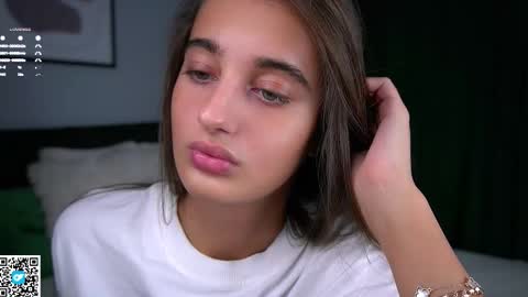 Isabella online show from 10-20-25, 12:55