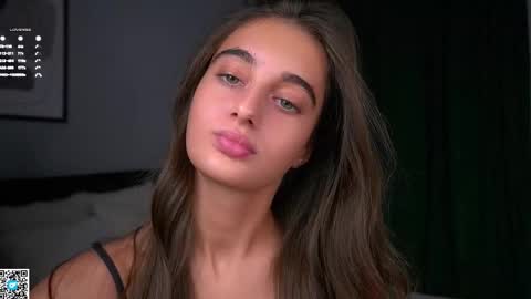 Isabella online show from 11-22-25, 01:04