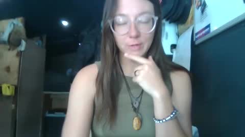 Snapshot of d3sert_moon chatting on 12-05-25, 05:53 d3sert_moon online show from 12-05-25, 05:53