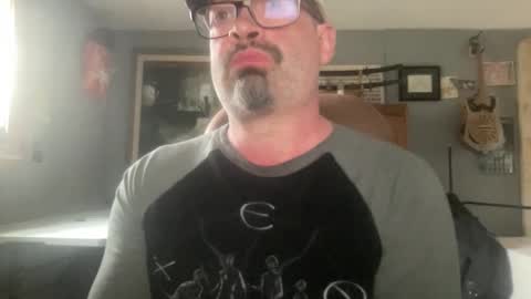 d4ddy858 online show from 04-01-26, 08:17