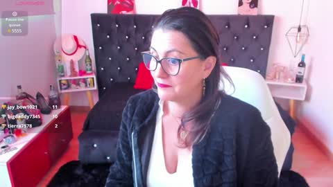 Snapshot of d_martii chatting on 01-17-25, 02:39 Mia online show from 01-17-25, 02:39