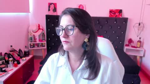 Snapshot of d_martii chatting on 01-21-25, 05:30 Mia online show from 01-21-25, 05:30