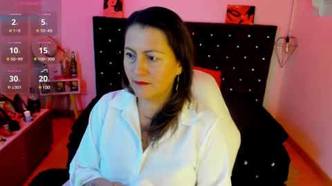 Snapshot of d_martii chatting on 01-25-25, 11:23 Mia online show from 01-25-25, 11:23