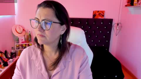 Snapshot of d_martii chatting on 01-27-25, 08:49 Mia online show from 01-27-25, 08:49