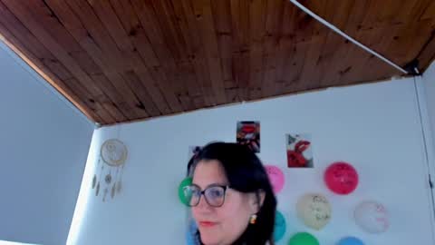 Snapshot of d_martii chatting on 02-01-25, 08:26 Mia online show from 02-01-25, 08:26