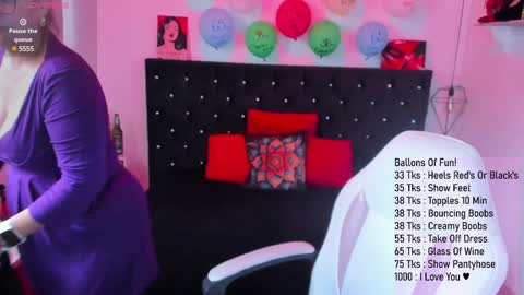 Snapshot of d_martii chatting on 02-03-25, 12:36 Mia online show from 02-03-25, 12:36