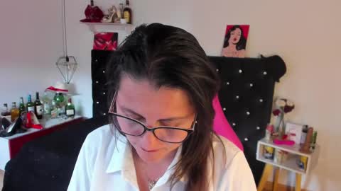Snapshot of d_martii chatting on 02-14-25, 03:15 Mia online show from 02-14-25, 03:15