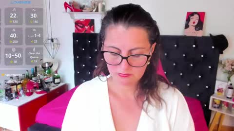 Snapshot of d_martii chatting on 02-25-25, 06:20 Mia online show from 02-25-25, 06:20