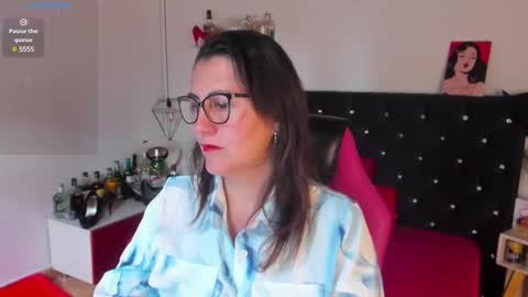 Snapshot of d_martii chatting on 02-27-25, 01:07 Mia online show from 02-27-25, 01:07