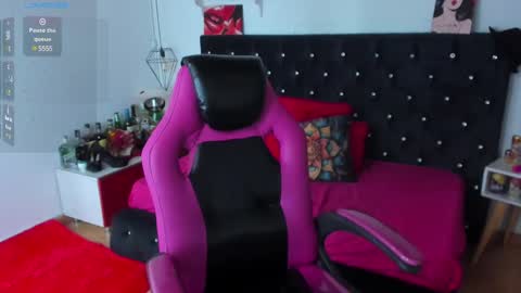 Snapshot of d_martii chatting on 03-01-25, 02:34 Mia online show from 03-01-25, 02:34