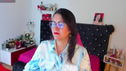 Snapshot of d_martii chatting on 03-02-25, 11:18 Mia online show from 03-02-25, 11:18