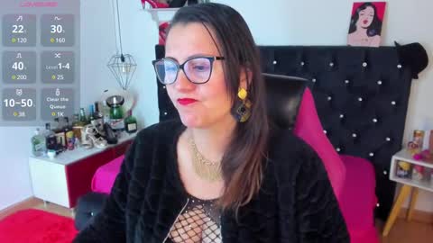 Snapshot of d_martii chatting on 03-05-25, 12:33 Mia online show from 03-05-25, 12:33