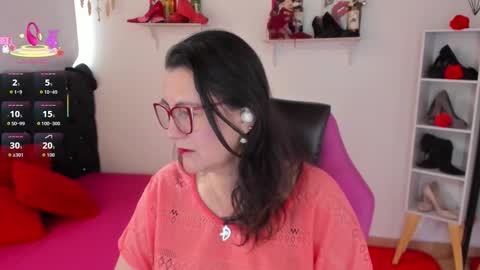 Snapshot of d_martii chatting on 09-11-25, 12:27 Mia online show from 09-11-25, 12:27
