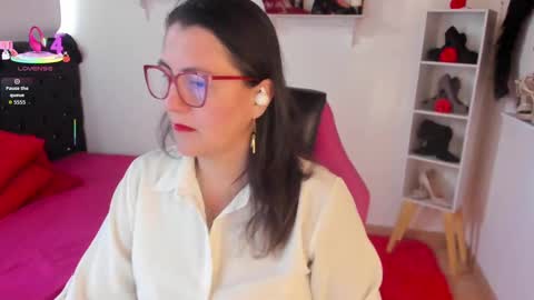 Snapshot of d_martii chatting on 09-14-25, 12:04 Mia online show from 09-14-25, 12:04