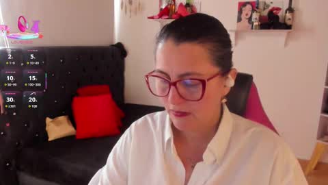 Snapshot of d_martii chatting on 09-22-25, 01:35 Mia online show from 09-22-25, 01:35