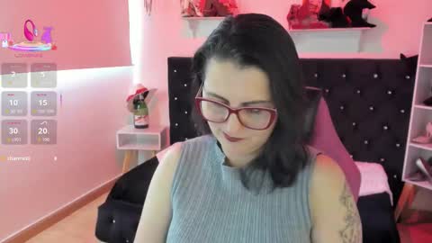 Snapshot of d_martii chatting on 10-07-25, 01:08 Mia online show from 10-07-25, 01:08