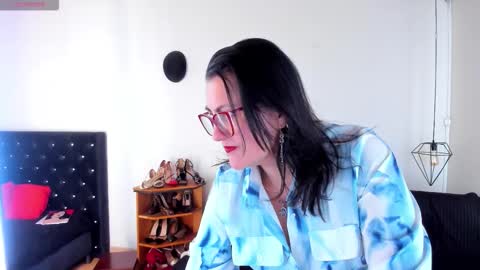 Mia  online show from 10-27-25, 01:26