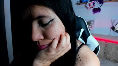 Ailyn  online show from 11-27-25, 02:13