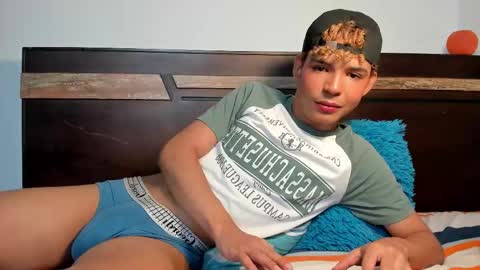 Snapshot of daark_eros chatting on 11-18-25, 10:25 Dark Eros online show from 11-18-25, 10:25