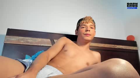 Snapshot of daark_eros chatting on 11-25-25, 10:32 Dark Eros online show from 11-25-25, 10:32