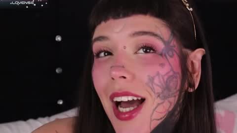 Darlene online show from 02-08-25, 01:43