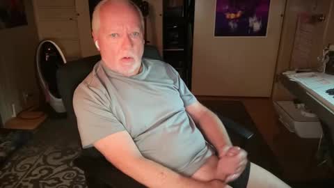 Snapshot of dadbate23 chatting on 03-27-26, 11:10 dadbate23 online show from 03-27-26, 11:10