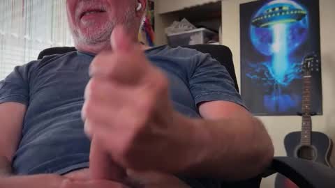 Snapshot of dadbate23 chatting on 04-05-26, 03:42 dadbate23 online show from 04-05-26, 03:42