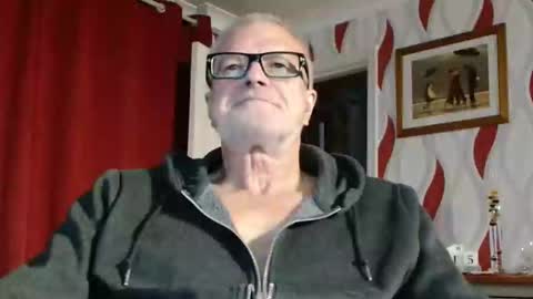 Brian ... online show from 09-15-25, 07:58