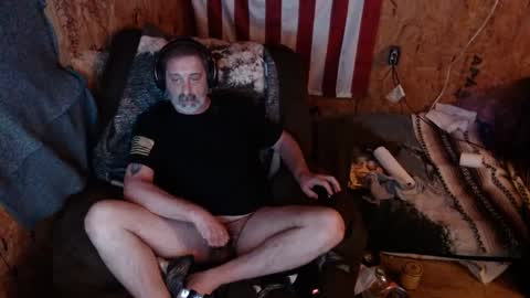 Snapshot of daddy38345 chatting on 02-17-25, 04:09 daddy38345 online show from 02-17-25, 04:09