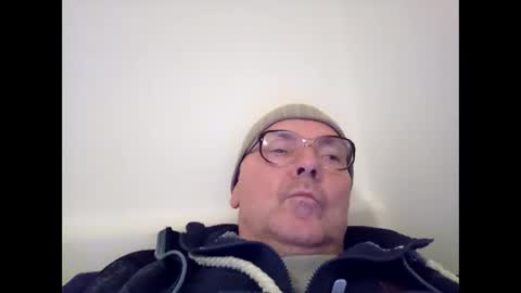 Snapshot of daddy91964 chatting on 12-05-24, 08:44 daddy91964 online show from 12-05-24, 08:44