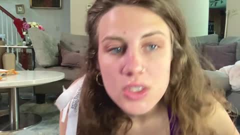 Belle  Email daddydaycarecb  online show from 04-26-26, 04:59