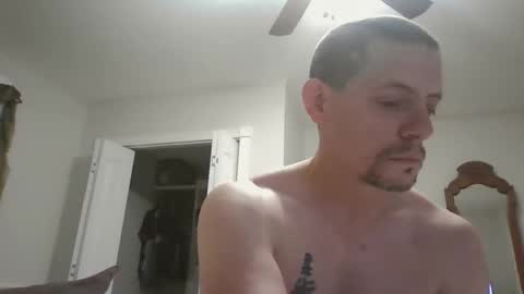 Snapshot of daddy_smallz chatting on 12-18-25, 11:22 XChampX online show from 12-18-25, 11:22