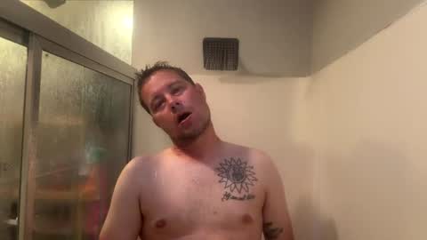 Snapshot of daddycam33 chatting on 07-17-26, 12:39 DaddyCam33 online show from 07-17-26, 12:39