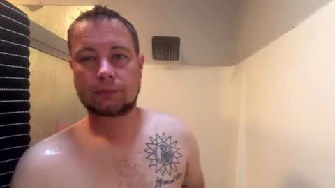 Snapshot of daddycam33 chatting on 08-01-26, 11:25 DaddyCam33 online show from 08-01-26, 11:25