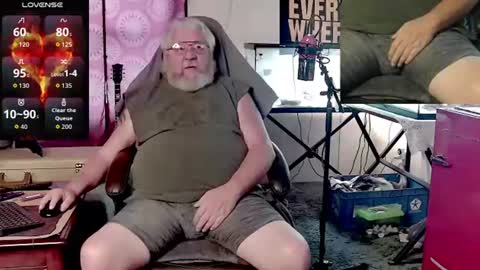 Snapshot of daddydom4fun chatting on 08-07-26, 10:23 Daddydom4fun online show from 08-07-26, 10:23