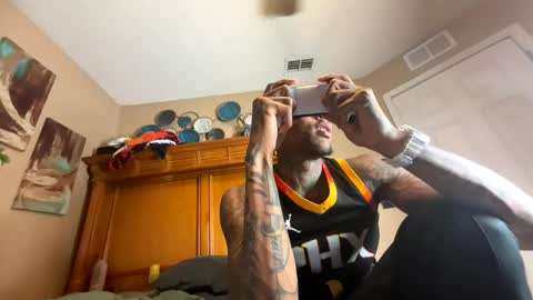 Snapshot of daddyjanimal chatting on 11-12-25, 08:30 sexy tatted king bbc online show from 11-12-25, 08:30