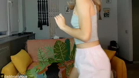 Zoe online show from 09-15-25, 08:20