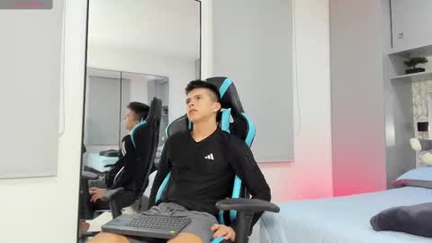 Snapshot of daddyrich4u chatting on 09-10-25, 11:49 daddyrich4u online show from 09-10-25, 11:49