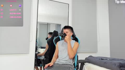 Snapshot of daddyrich4u chatting on 10-08-25, 05:05 daddyrich4u online show from 10-08-25, 05:05